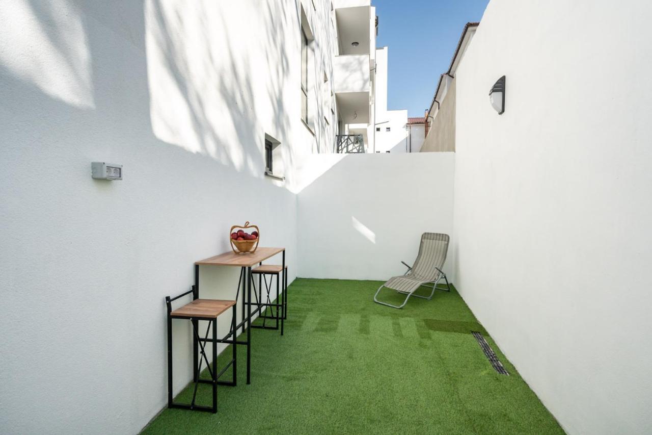 Central Apartment Diamond Boekarest Buitenkant foto
